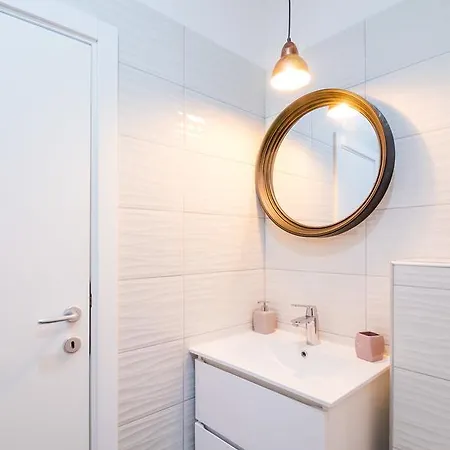 Comfortable & Lovely Apartment Belgrad Exterior foto